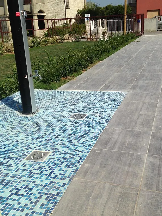 Chill Out Beach Apartments Trogir