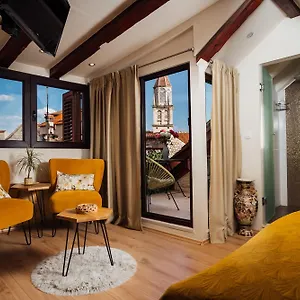 https://apartments-trogir-stars.hotels-in-trogir.com