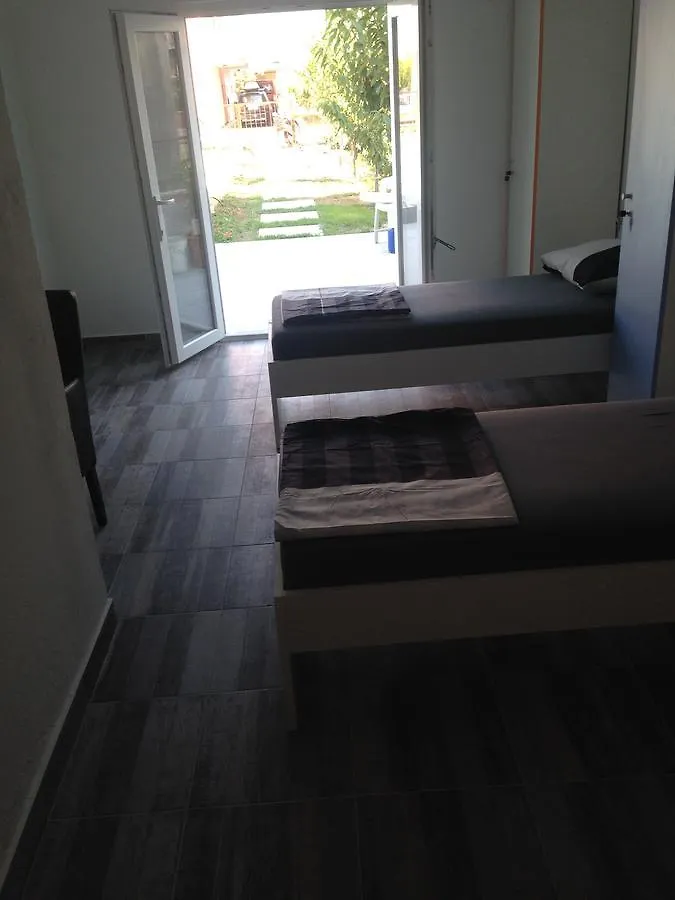 Chill Out Beach Apartments Trogir Croacia