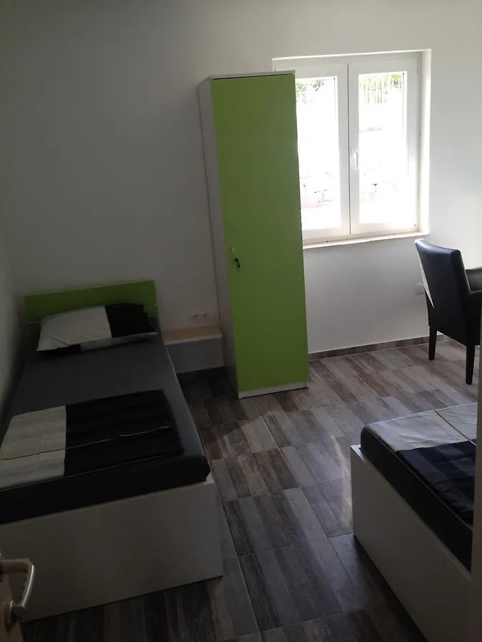 Chill Out Beach Apartments Trogir 3*,  Kroatien