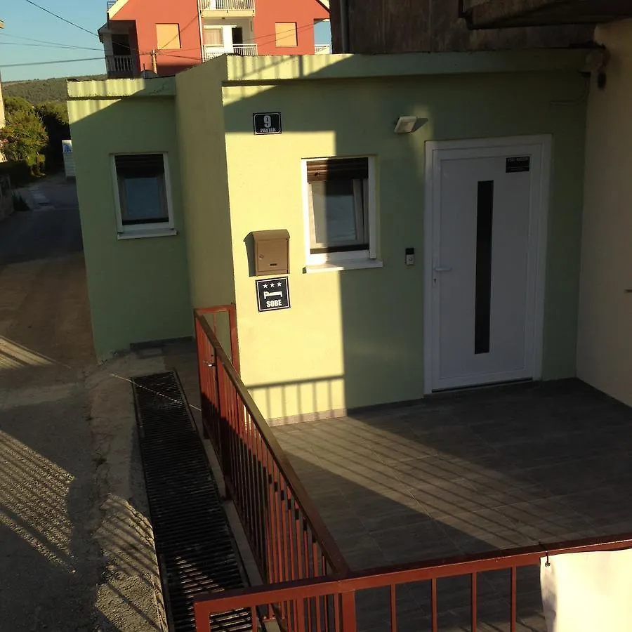 Chill Out Beach Apartments Trogir 3*,